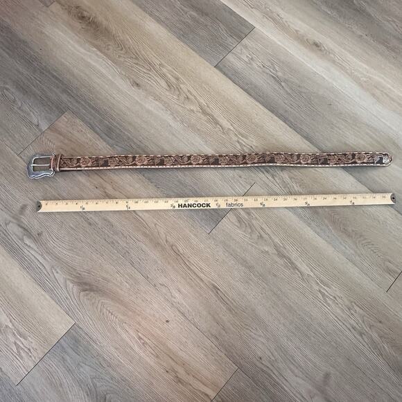 NEW Idyllwind Women’s Small JUST A ROSE EMBOSSED TOOL BELT Western Rodeo Cowgirl - Picture 4 of 9